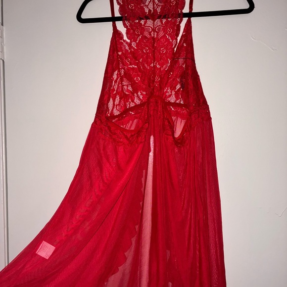 Elegant Red Lace Chemise - Picture 7 of 7